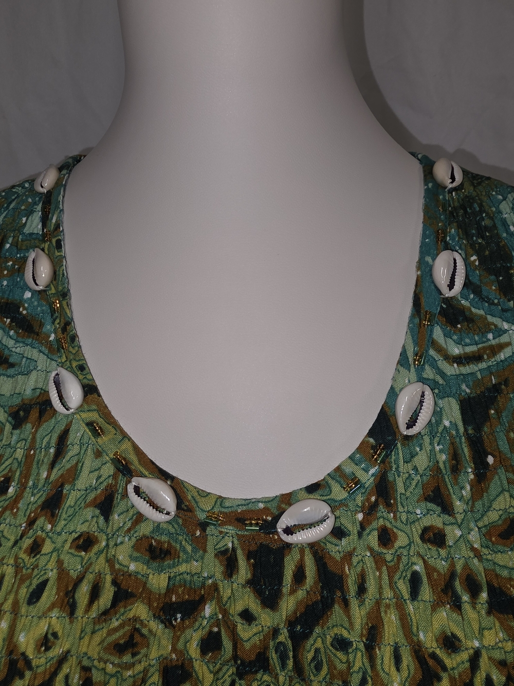 madison leigh Green and Blue Shell-Trim Neckline Size 10